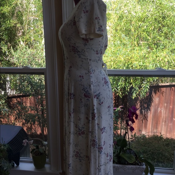 Flattering linen/rayon fitted waist front buttons - Picture 6 of 8